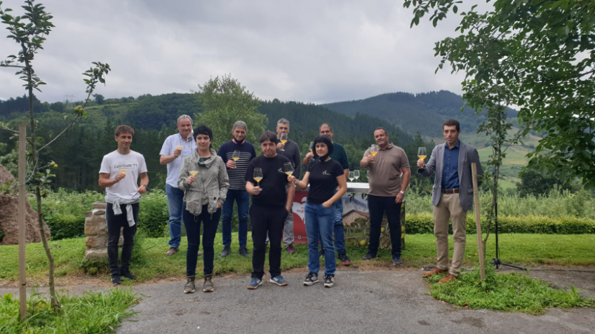 La cidrerie Oiharte de Zerain présente son cidre écologique Euskal Sagardoa "Markesa"